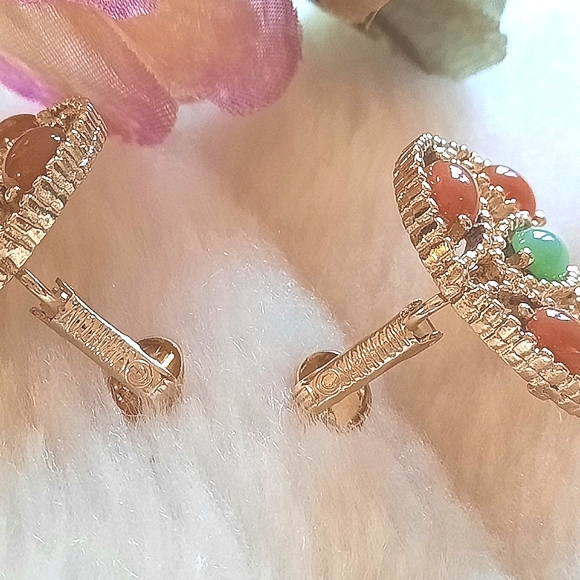 SARAH COVENTRY Clip Earrings - Picture 2 of 4